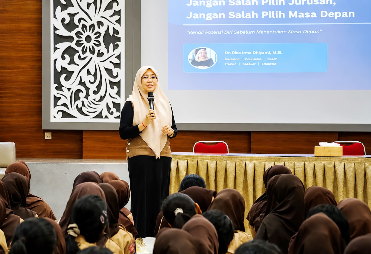 Anak Remaja Tidak Mau Bicara dengan Orang Tuanya Apakah Ada Trauma di Sekolahnya
